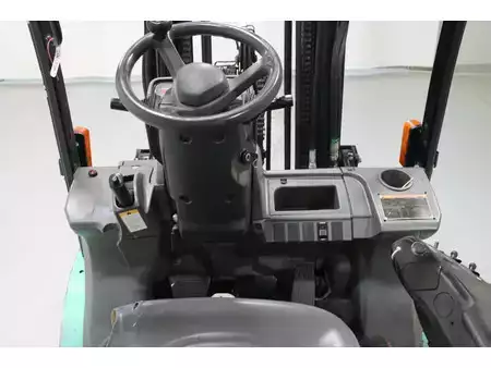 Carrelli elevatori GPL 2010  Mitsubishi FG25N (2)