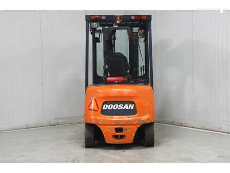 Sähkö - 4 pyör 2014  Doosan B35X-5 (6)