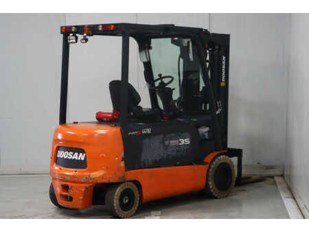 Sähkö - 4 pyör 2014  Doosan B35X-5 (7)
