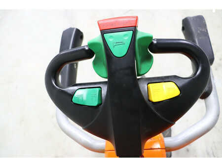 Transpalettes éléctriques 2019  Doosan BPR20S-7 (2)