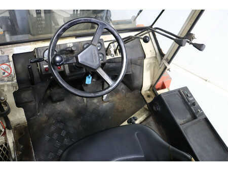Empilhador diesel 1998  Nissan VF05H70U (2)