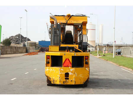 Chariots élévateurs diesel 2015  Paus PGS26.5 (8)