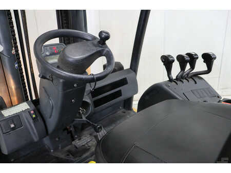 Chariots électriques à 4 roues 2006  CAT Lift Trucks EP50 (2)