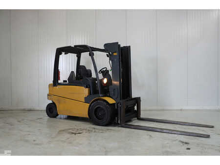 Chariots électriques à 4 roues 2006  CAT Lift Trucks EP50 (3)