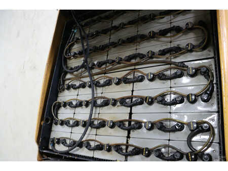 Chariots électriques à 4 roues 2006  CAT Lift Trucks EP50 (9)