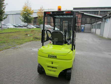 4-wiel elektrische heftrucks 2021  Clark GEX25 (2)