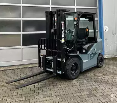 Eléctrica de 4 ruedas 2026  Heli CPD 25 (1)