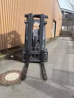 Carretilla elevadora GLP 2021  Linde H30T-01 (5)