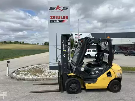 Dízel targoncák 2019  Komatsu FD25T-17 (1)
