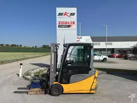 Elektro 3 Rad 2018  Jungheinrich EFG220 (1)