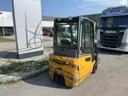 Elektro 3 Rad 2018  Jungheinrich EFG220 (3)