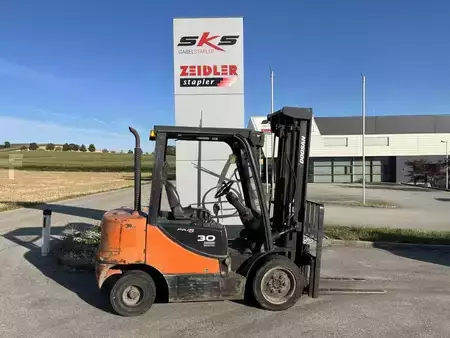 Carrelli elevatori diesel 2014  Doosan D30S-5 (2)