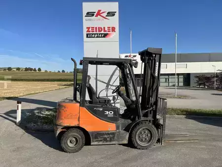 Carrelli elevatori diesel 2014  Doosan D30S-5 (2)