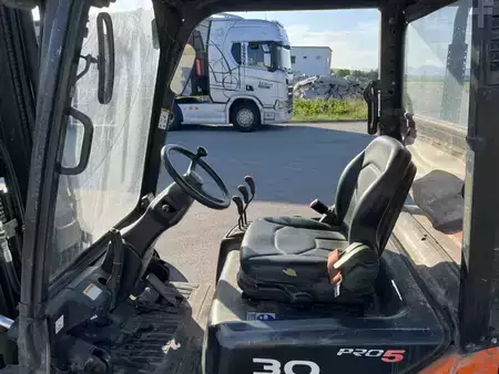 Carrelli elevatori diesel 2014  Doosan D30S-5 (5)
