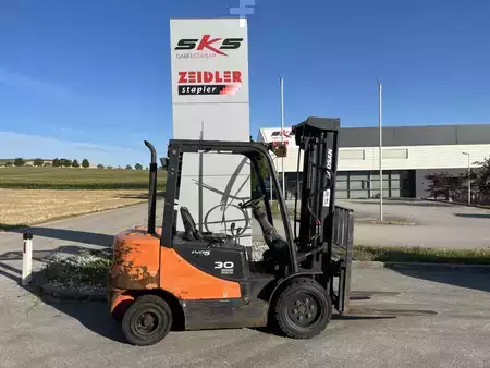 Carrelli elevatori diesel 2013  Doosan D30S-5 (2)