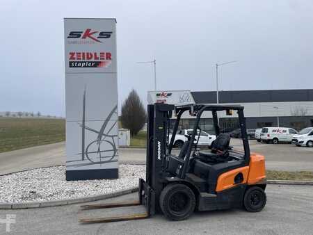 Dieselový VZV 2021  Doosan D25NXS (1)