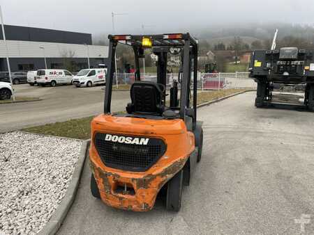 Diesel heftrucks 2021  Doosan D25NXS (3)