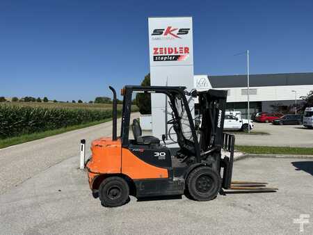 Empilhador diesel 2017  Doosan D30S-5 (2)