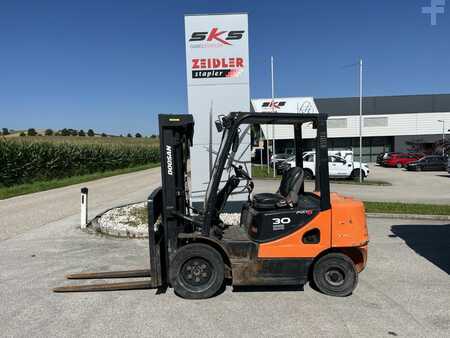 Empilhador diesel 2016  Doosan D30S-5 (1)