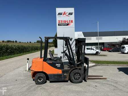 Empilhador diesel 2016  Doosan D30S-5 (2)