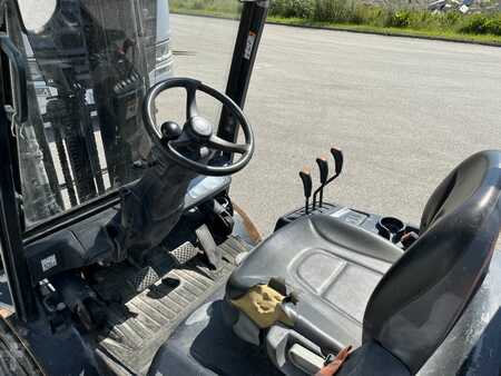Empilhador diesel 2016  Doosan D30S-5 (5)