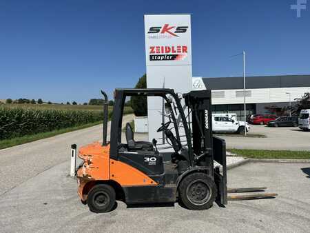 Empilhador diesel 2019  Doosan D30S-7 (2)