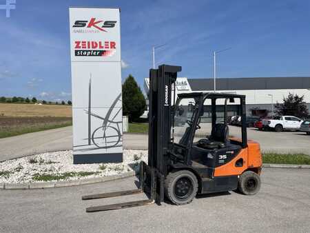 Chariot élévateur diesel 2010  Doosan D35C-5 (1)