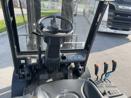 Carrello elevatore diesel 2014  Doosan D30S-5 (3)