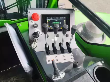 Seitenstapler 2026  Combilift CB2500D NEUMASCHINE (5)