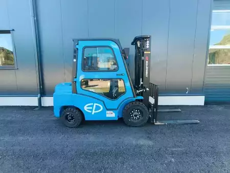 Empilhador diesel 2026  EP Equipment CPCD25T8 NEUMASCHINE (2)