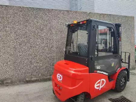 Elektro 4 Rad 2023  EP Equipment EFL 303 Li-Ion Neumaschine (3)