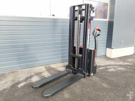 Ledstaplare gå 2025  EP Equipment ESL122 Lithium NEUMASCHINE (4)