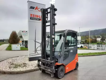 Elektro 4 Rad 2016  Toyota 8FBMKT25 (1)