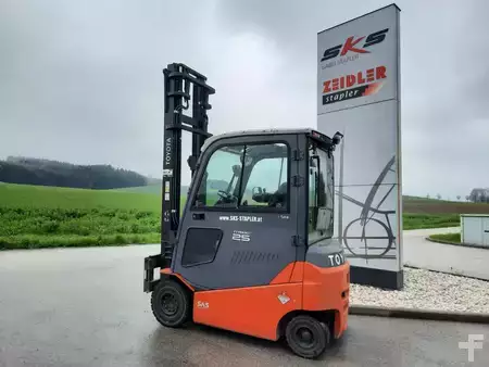 Elektro 4 Rad 2016  Toyota 8FBMKT25 (2)