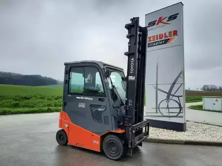 Elektro 4 Rad 2016  Toyota 8FBMKT25 (4)