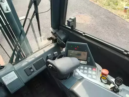 Wózki widłowe diesel 2010  Jungheinrich DFG316s (6)