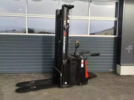 Ruční vysokozdvižný vozík 2022  EP Equipment ES16-RSI LI (2)