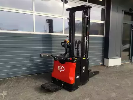 Ruční vysokozdvižný vozík 2022  EP Equipment ES16-RSI LI (4)