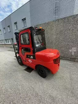 Elektro 4 Rad 2023  EP Equipment EFL302 GEBRAUCHTMASCHINE (2)