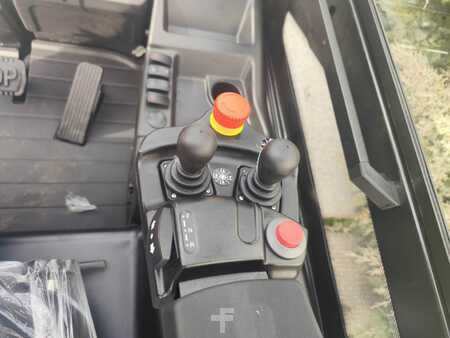 Elektro 4 Rad 2025  EP Equipment CPD50L1 NEUMASCHINE (4)