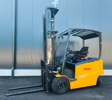 Elektro 4 Rad 2025  TCM FHB30L-F2 NEUMASCHINE (1)