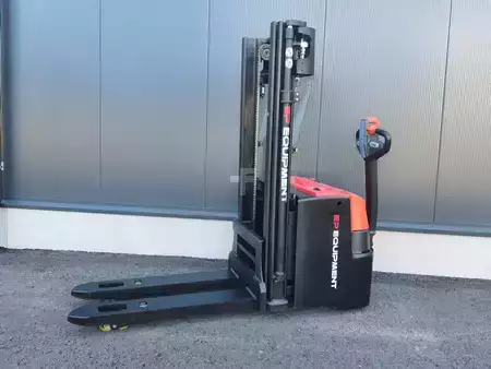 Apilador eléctrico 2025  EP Equipment WSI161 NEUMASCHINE (3)