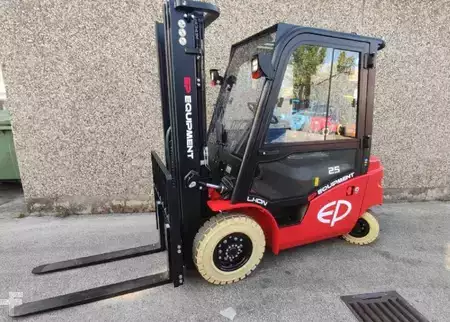 Elektro 4 Rad 2023  EP Equipment EFL253S NEUMASCHINE (1)