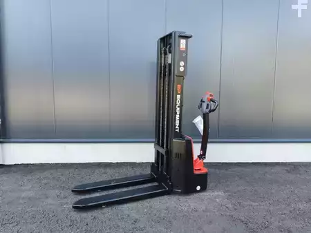 Apilador eléctrico 2025  EP Equipment DS3 NEUMASCHINE (1)
