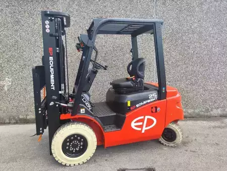 Elektro 4 Rad 2024  EP Equipment EFL253 NEUMASCHINE (1)