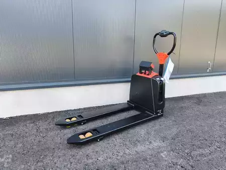 Transpallet elettrici 2026  EP Equipment F4 NEUMASCHINE (1)