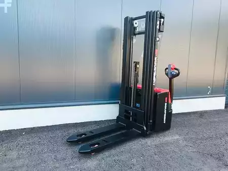 Ruční vysokozdvižný vozík 2026  EP Equipment WSA161LI NEUMASCHINE (1)