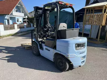 Dieselstapler 2017  Utilev UT25P (3)