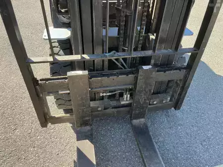 Dieselstapler 2017  Utilev UT25P (4)
