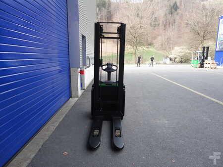 Ruční vysokozdvižný vozík 2022  Cesab S210 (4)